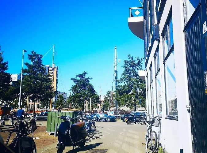 Luxurious Studio In Monumental Warehouse شقة *