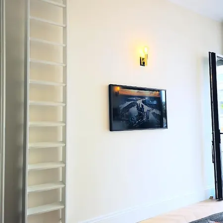 Luxurious Studio In Monumental Warehouse ロッテルダム